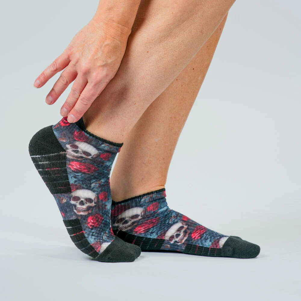 Skulls N Roses Ankle Compression Socks - Image 3